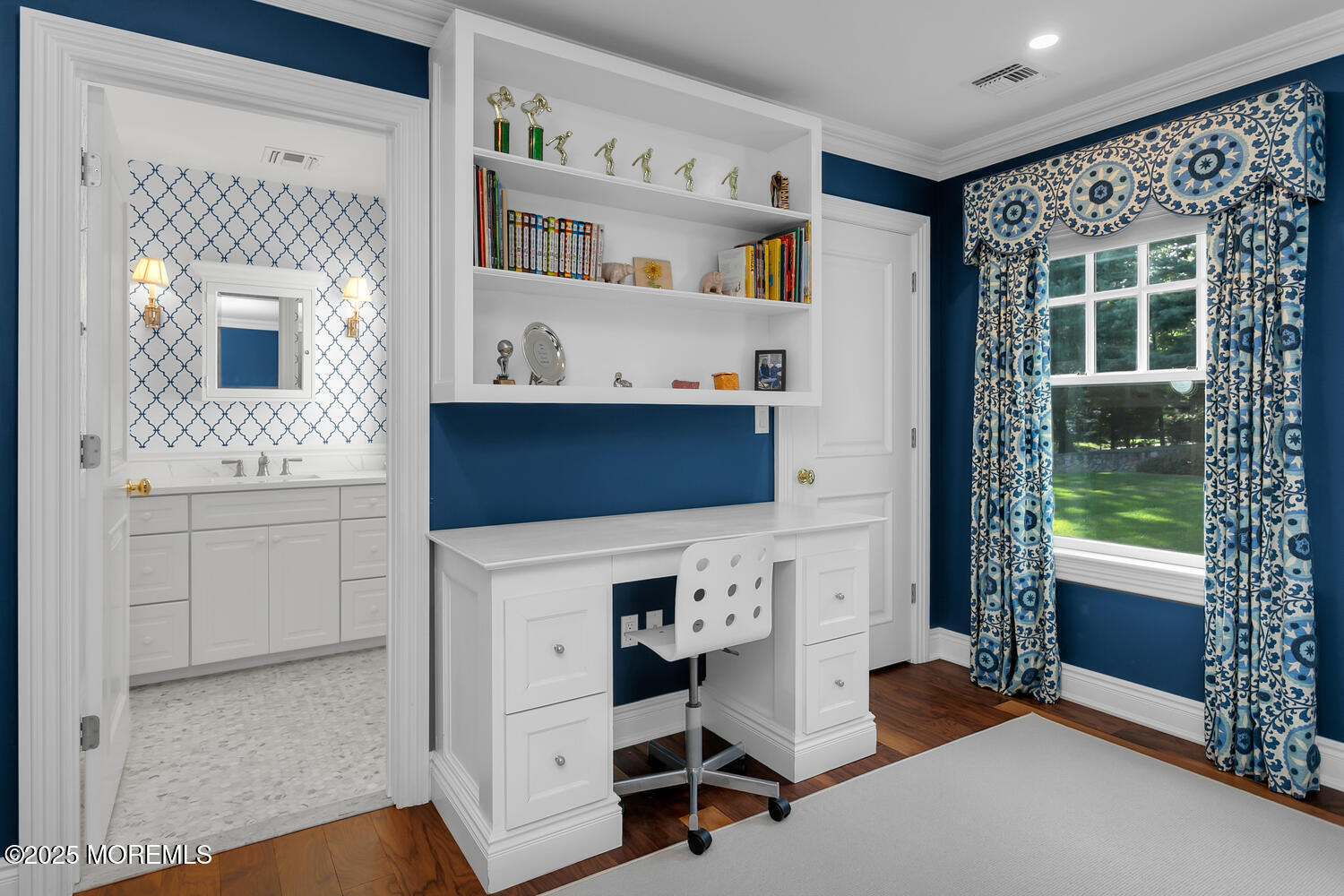 10 Edgewood Road Rumson, NJ 07760 - Photo 22 of 43 a workspace with furniture and window