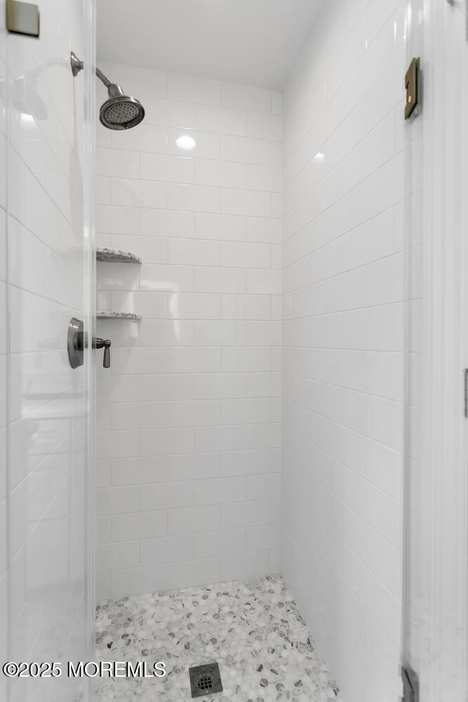 10 Edgewood Road Rumson, NJ 07760 - Photo 26 of 43 a bathroom with a shower