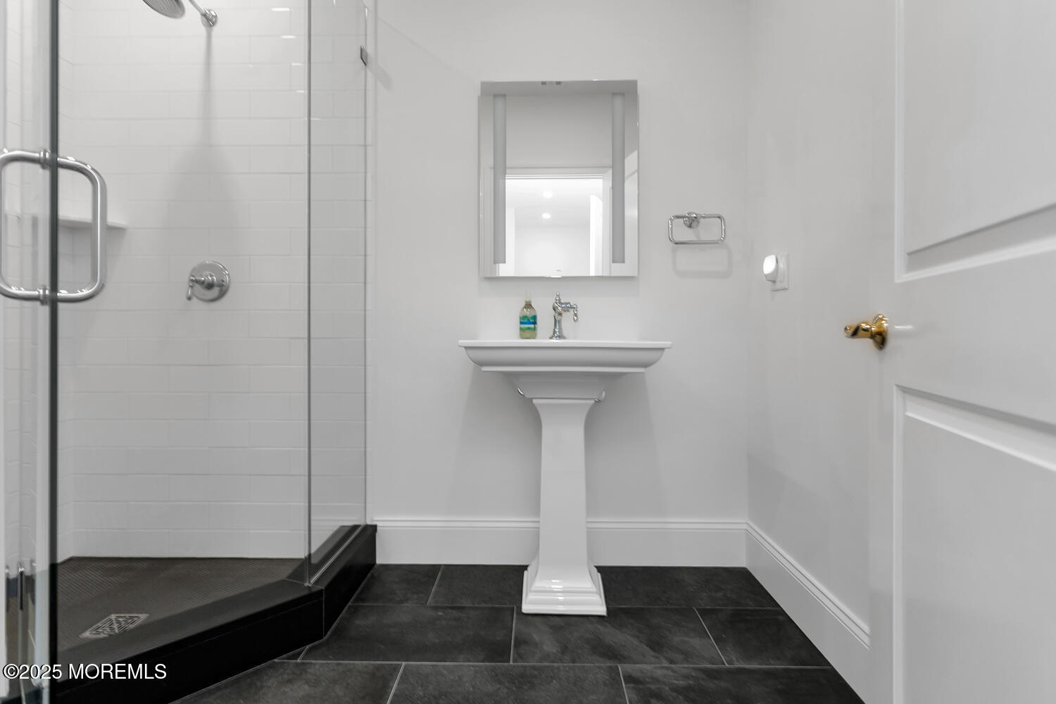 10 Edgewood Road Rumson, NJ 07760 - Photo 30 of 43 a view of a hallway with windows