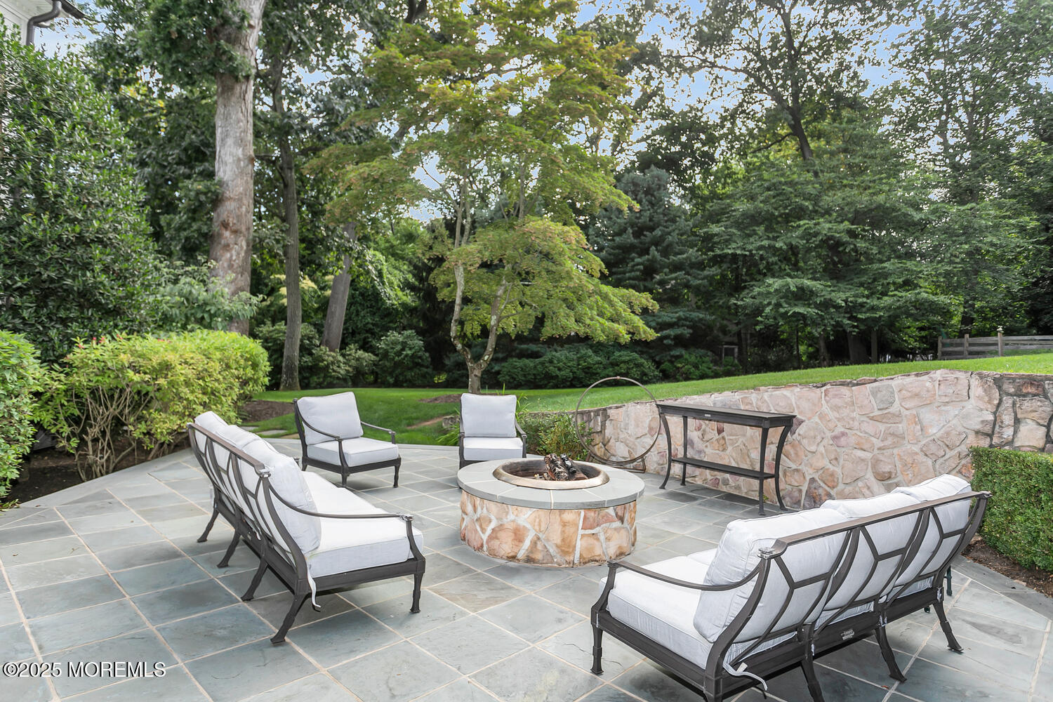 10 Edgewood Road Rumson, NJ 07760 - Photo 37 of 43 a view of a patio with a backyard