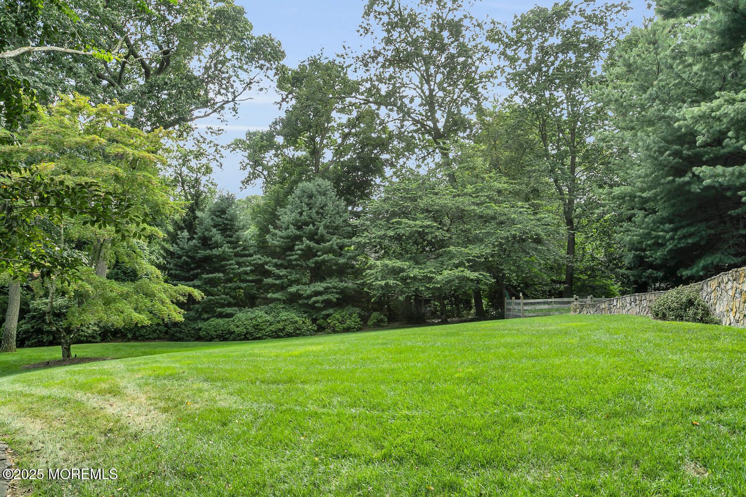 10 Edgewood Road Rumson, NJ 07760 - Photo 41 of 43 a view of a garden