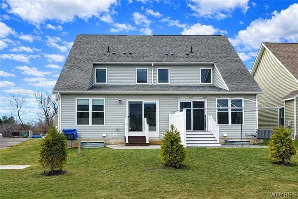 $300,000 | 902 Carriage Lane, West Seneca, NY 14224