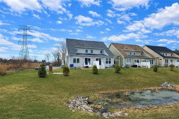 $300,000 | 902 Carriage Lane, West Seneca, NY 14224