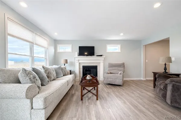$300,000 | 902 Carriage Lane, West Seneca, NY 14224