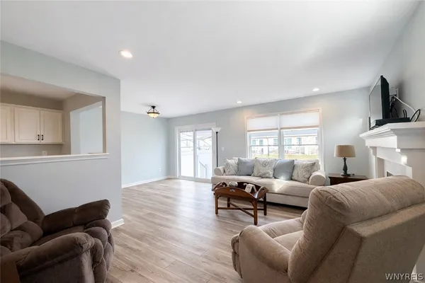 $300,000 | 902 Carriage Lane, West Seneca, NY 14224