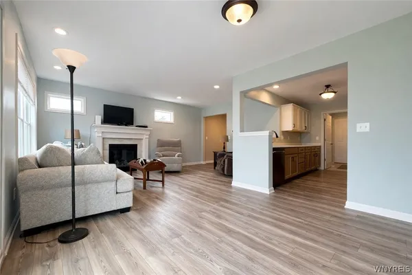 $300,000 | 902 Carriage Lane, West Seneca, NY 14224