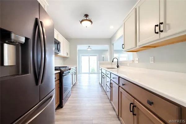 $300,000 | 902 Carriage Lane, West Seneca, NY 14224