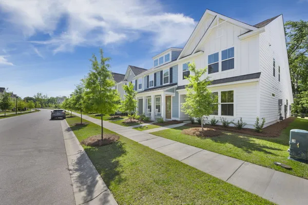 $2,300 | 157 Cantona Drive, Summerville, SC 29483