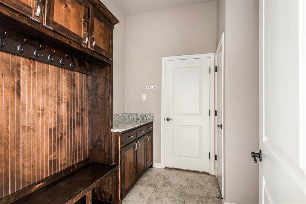 136 Flying Diamond Drive Springtown, TX 76082 - Photo 11 of 24