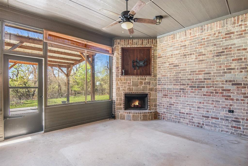 136 Flying Diamond Drive Springtown, TX 76082 - Photo 22 of 24