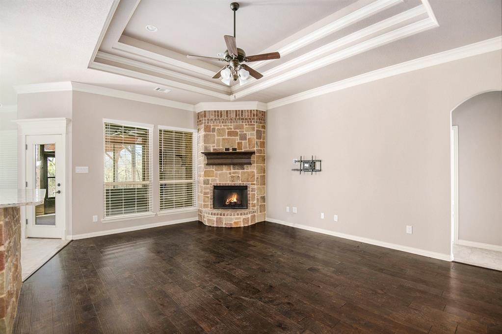 136 Flying Diamond Drive Springtown, TX 76082 - Photo 4 of 24