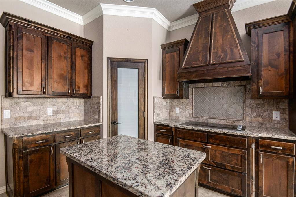 136 Flying Diamond Drive Springtown, TX 76082 - Photo 9 of 24