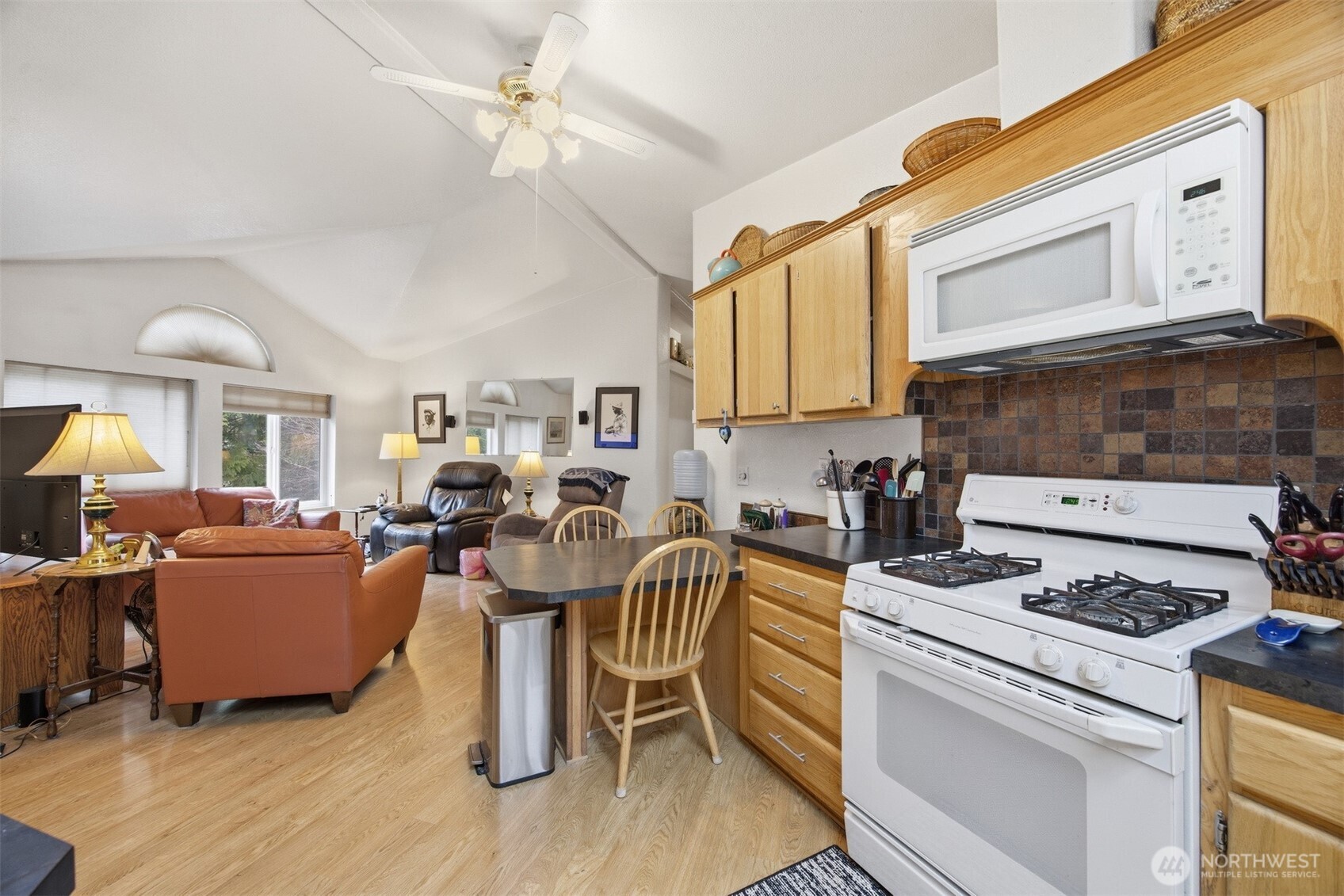 1904 Yew Street Road Bellingham, WA 98229 - Photo 11 of 38