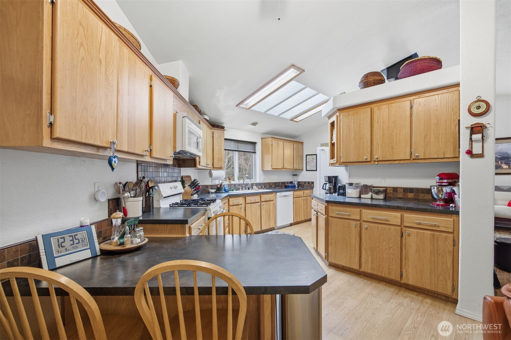 1904 Yew Street Road Bellingham, WA 98229 - Photo 12 of 38