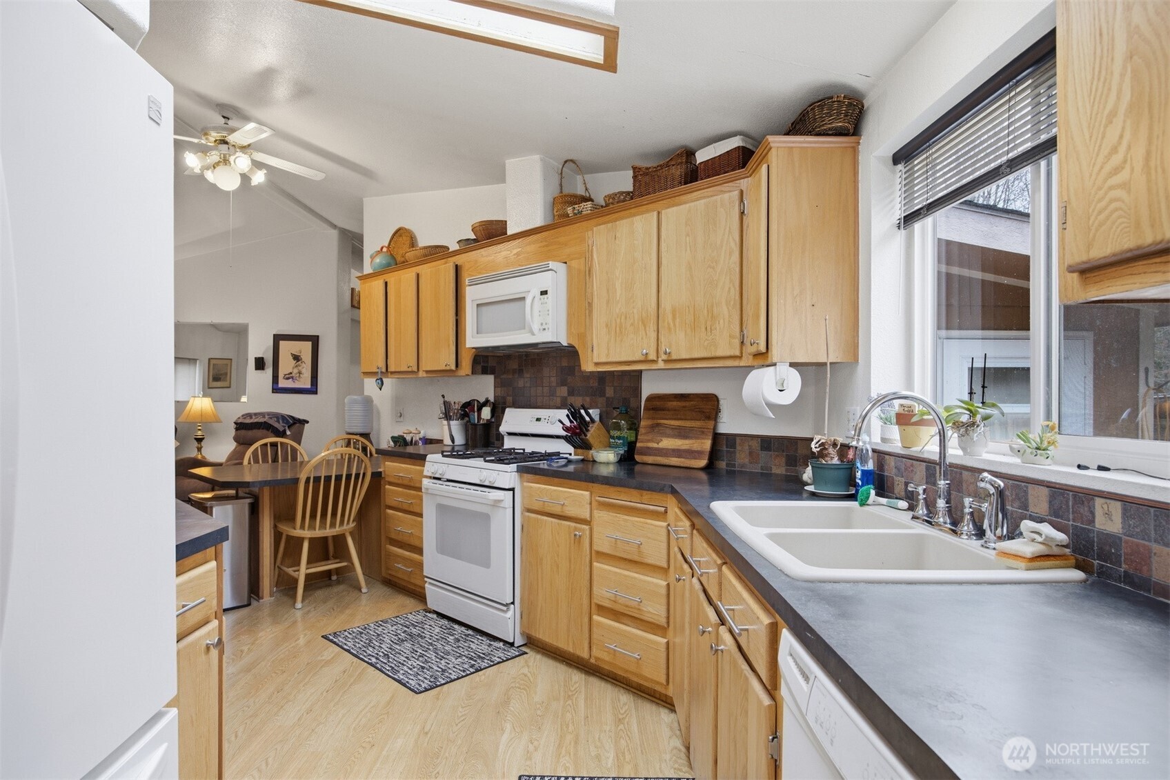 1904 Yew Street Road Bellingham, WA 98229 - Photo 14 of 38