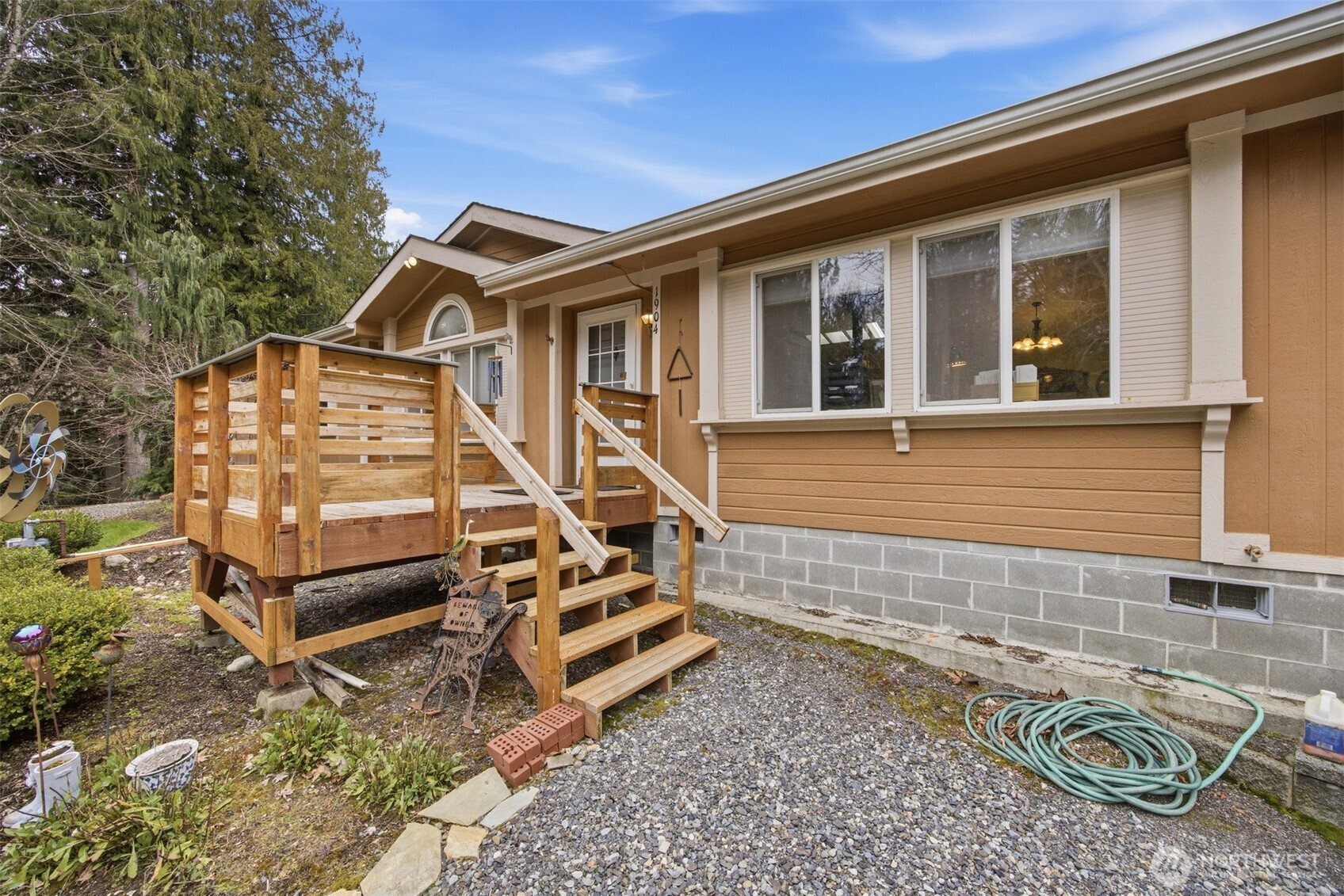 1904 Yew Street Road Bellingham, WA 98229 - Photo 3 of 38