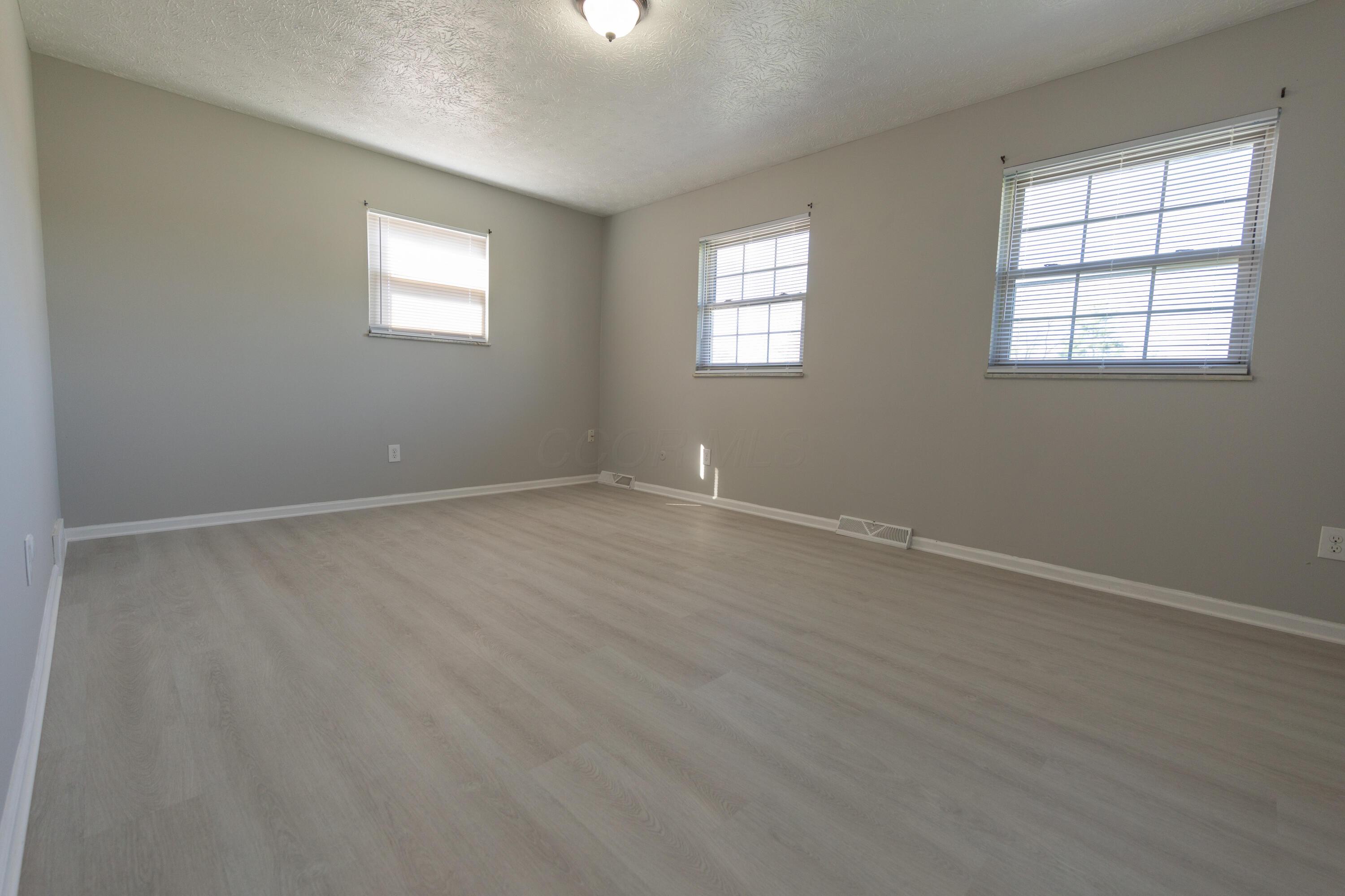 2114 Baldwin Road Reynoldsburg, OH 43068 - Photo 29 of 34 Bedroom 4