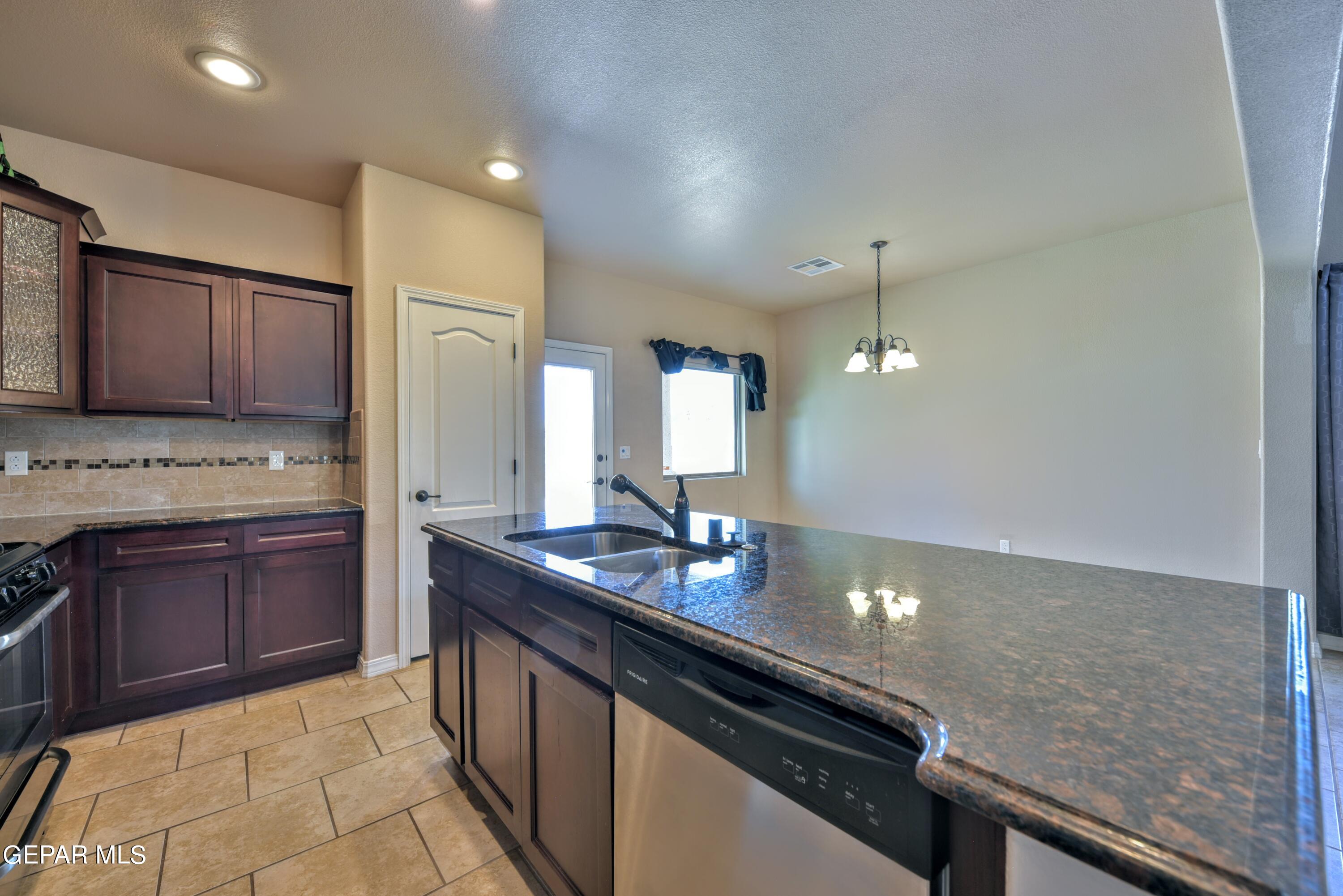 13313 Tuggle Road El Paso, TX 79928 - Photo 35 of 68 T- (97)
