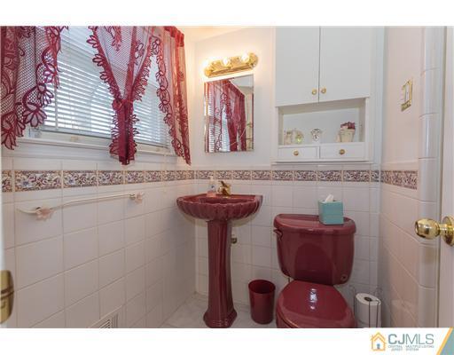 2 Heinrich Road Somerset, NJ 08873 - Photo 17 of 23 Gallery Image 17