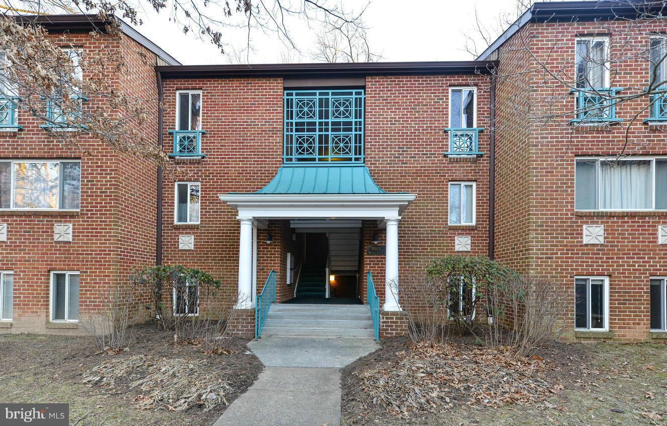 11819 Breton Court, Unit 2B Reston, VA 20191 - Photo 2 of 30 Exterior (Front)