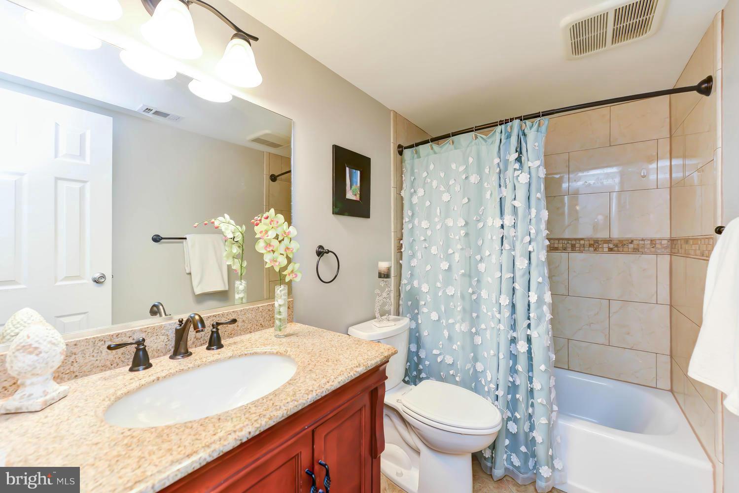 11819 Breton Court, Unit 2B Reston, VA 20191 - Photo 15 of 30 Bath