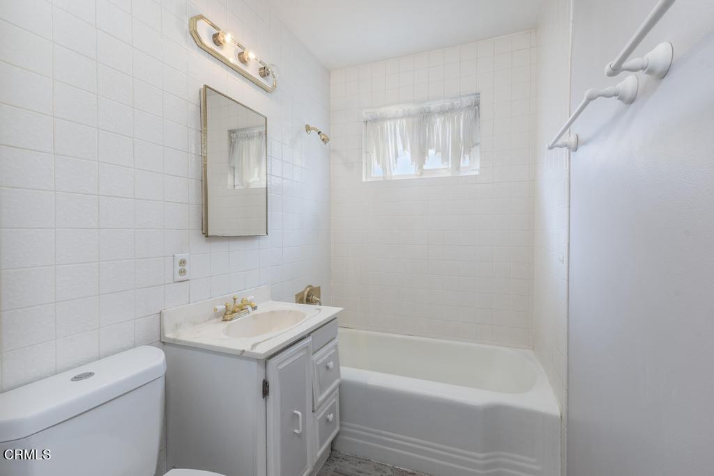 14027 Studebaker Road Norwalk, CA 90650 - Photo 14 of 29 14027_Studebaker_014