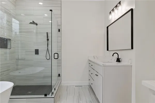 $1,000,100 | 124 South Shore Drive, Fair Play, SC 29643