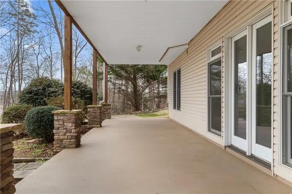 $999,000 | 124 South Shore Drive, Fair Play, SC 29643
