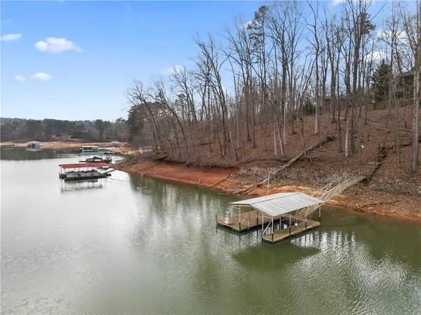 $999,000 | 124 South Shore Drive, Fair Play, SC 29643