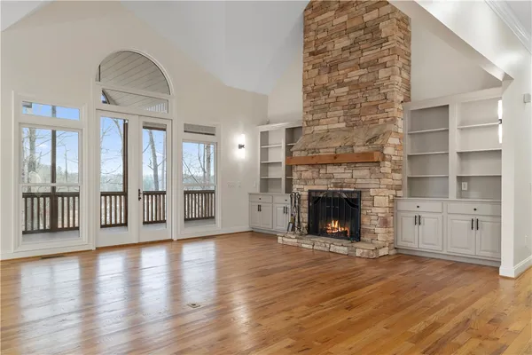 $999,000 | 124 South Shore Drive, Fair Play, SC 29643