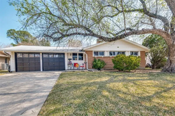$305,000 | 3722 Devonshire Court West, Irving, TX 75062