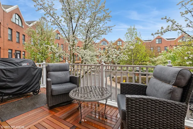 $6,500 | 2016 Valor Court, Unit 1, Glenview, IL 60026