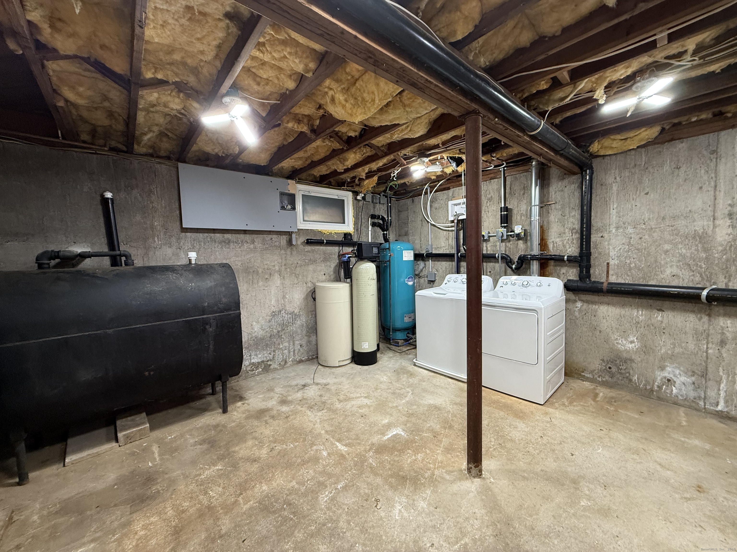 141 East High Street East Hampton, CT 06424 - Photo 15 of 17 a garage with a stove and washer