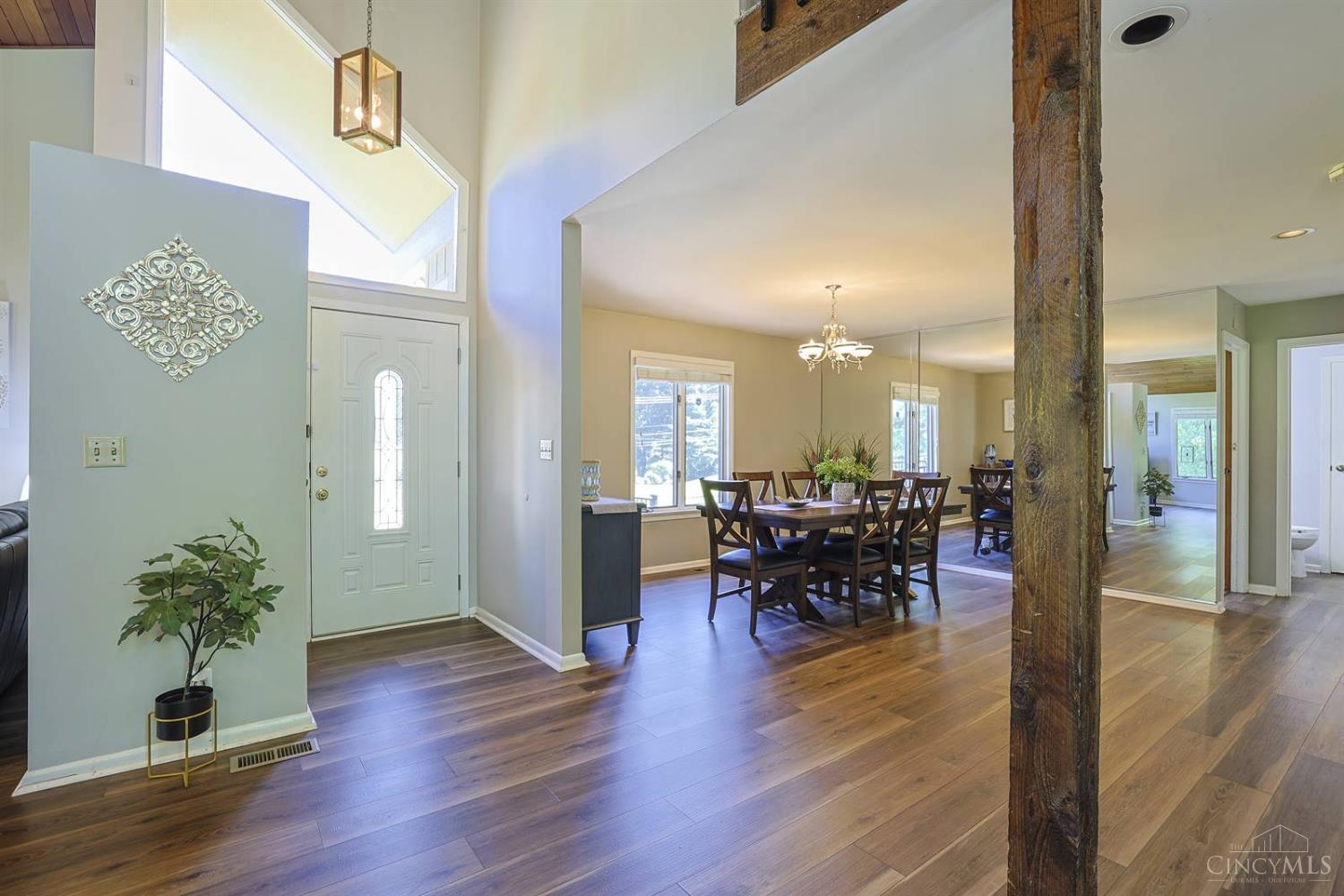 7407 Ayers Road Cincinnati, OH 45255 - Photo 4 of 51