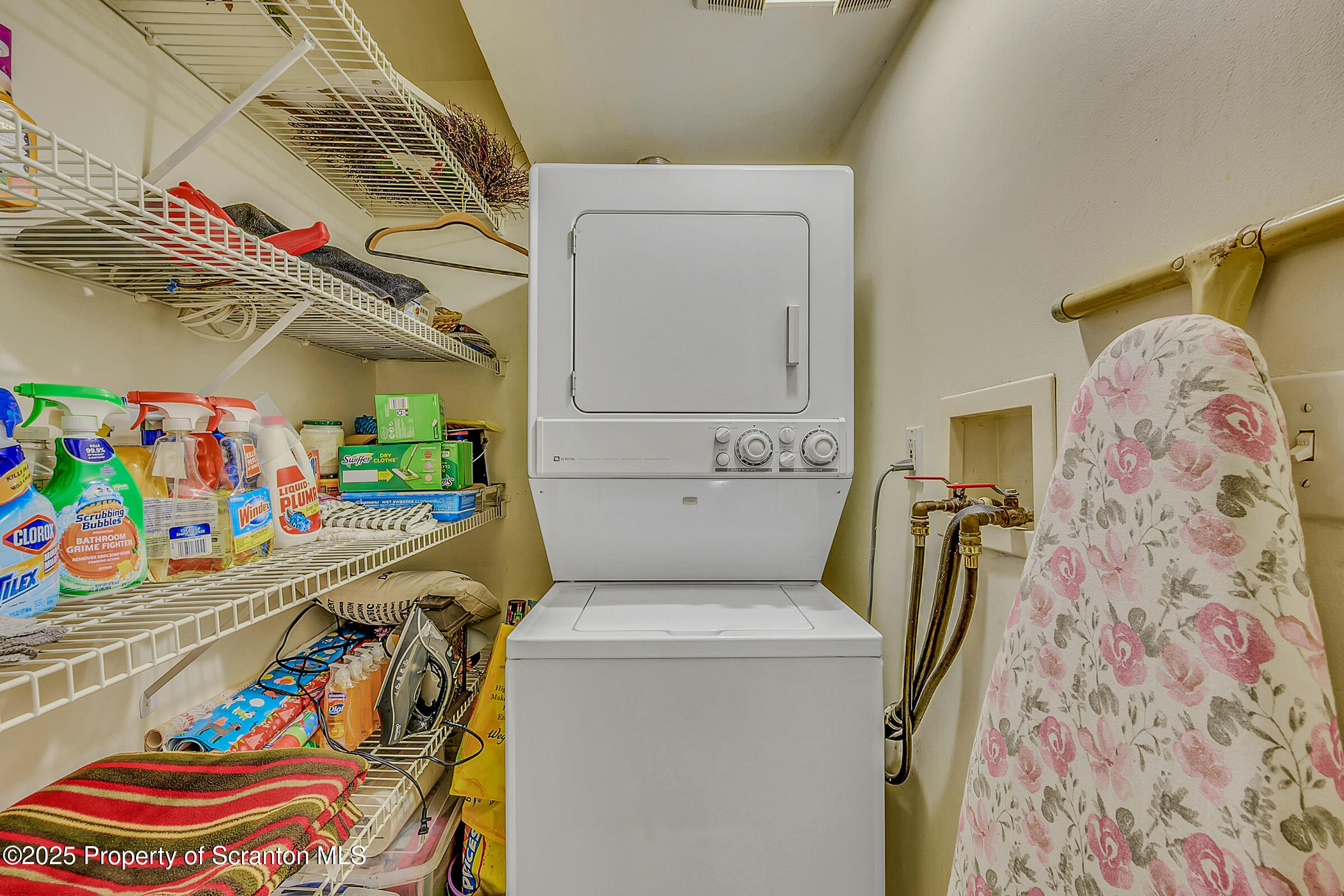 1504 Summit Pointe, Unit 1504 Scranton, PA 18508 - Photo 9 of 22 a utility room with dryer and washer