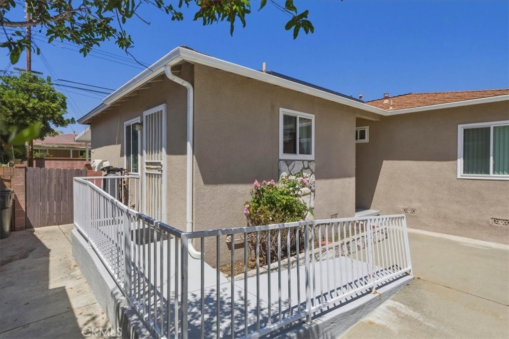 10225 Foster Road Downey, CA 90242 - Photo 5 of 34 ramp