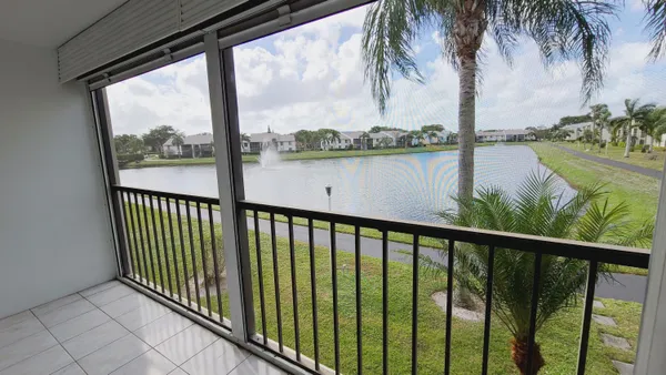 $1,999 | 1109 Green Pine Boulevard, Unit B2, West Palm Beach, FL 33409