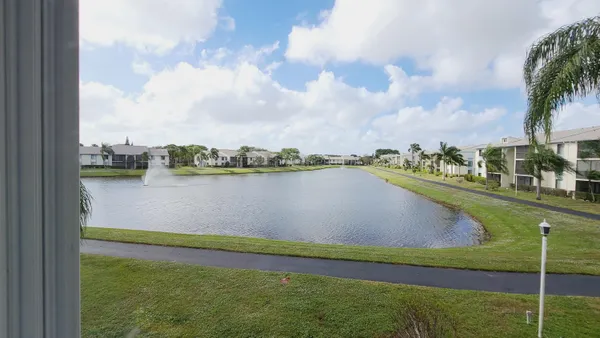 $1,999 | 1109 Green Pine Boulevard, Unit B2, West Palm Beach, FL 33409