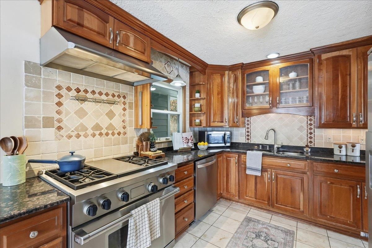 4634 Keating Terrace Madison, WI 53711 - Photo 12 of 41