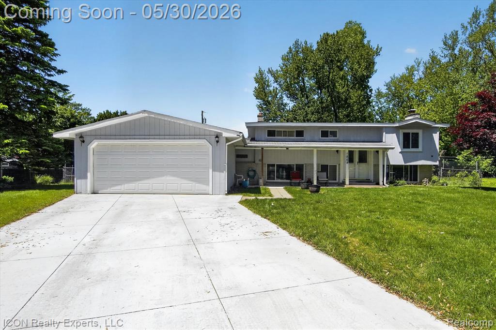 1869 Middle Trail Road Walled Lake, MI 48390 - Photo 3 of 46