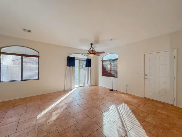 $1,899 | 2150 West Alameda Road, Unit 1063, Phoenix, AZ 85085