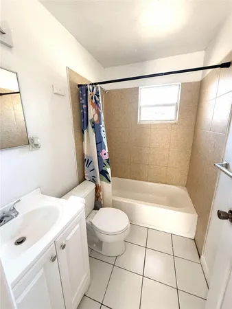 $1,750 | 2721 Avenue South, Unit D4, Riviera Beach, FL 33404