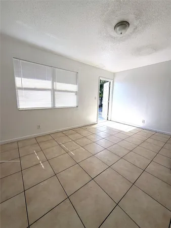$1,750 | 2721 Avenue South, Unit D4, Riviera Beach, FL 33404