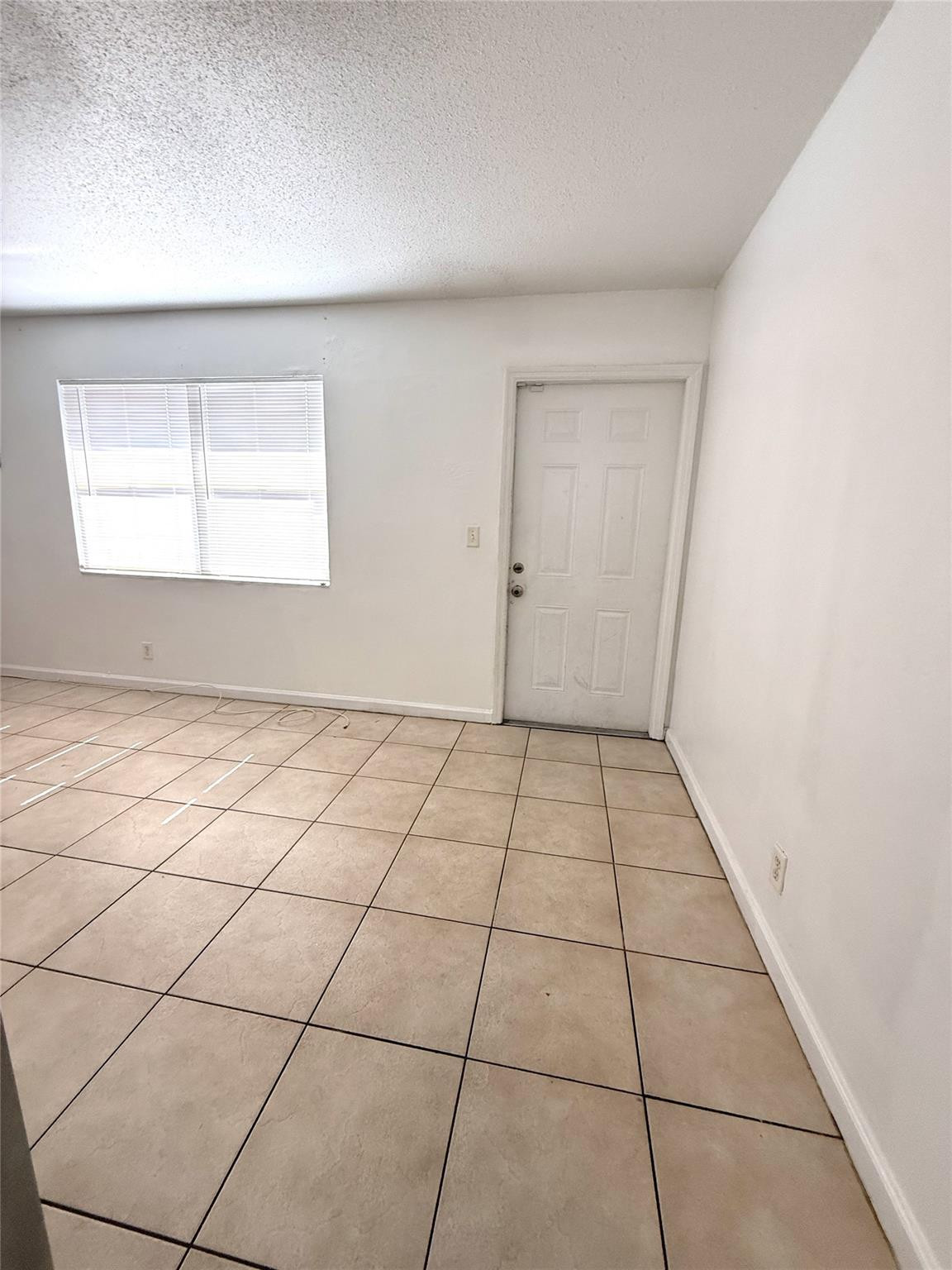 2721 Avenue South, Unit D4 Riviera Beach, FL 33404 - Photo 5 of 19 Photo 5