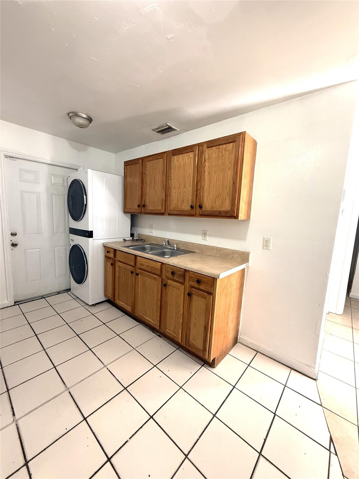 2721 Avenue South, Unit D4 Riviera Beach, FL 33404 - Photo 9 of 19 Photo 9