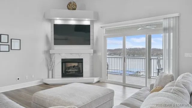 $1,050,000 | 5450 Christopher Drive, Unit 243, Osage Beach, MO 65065