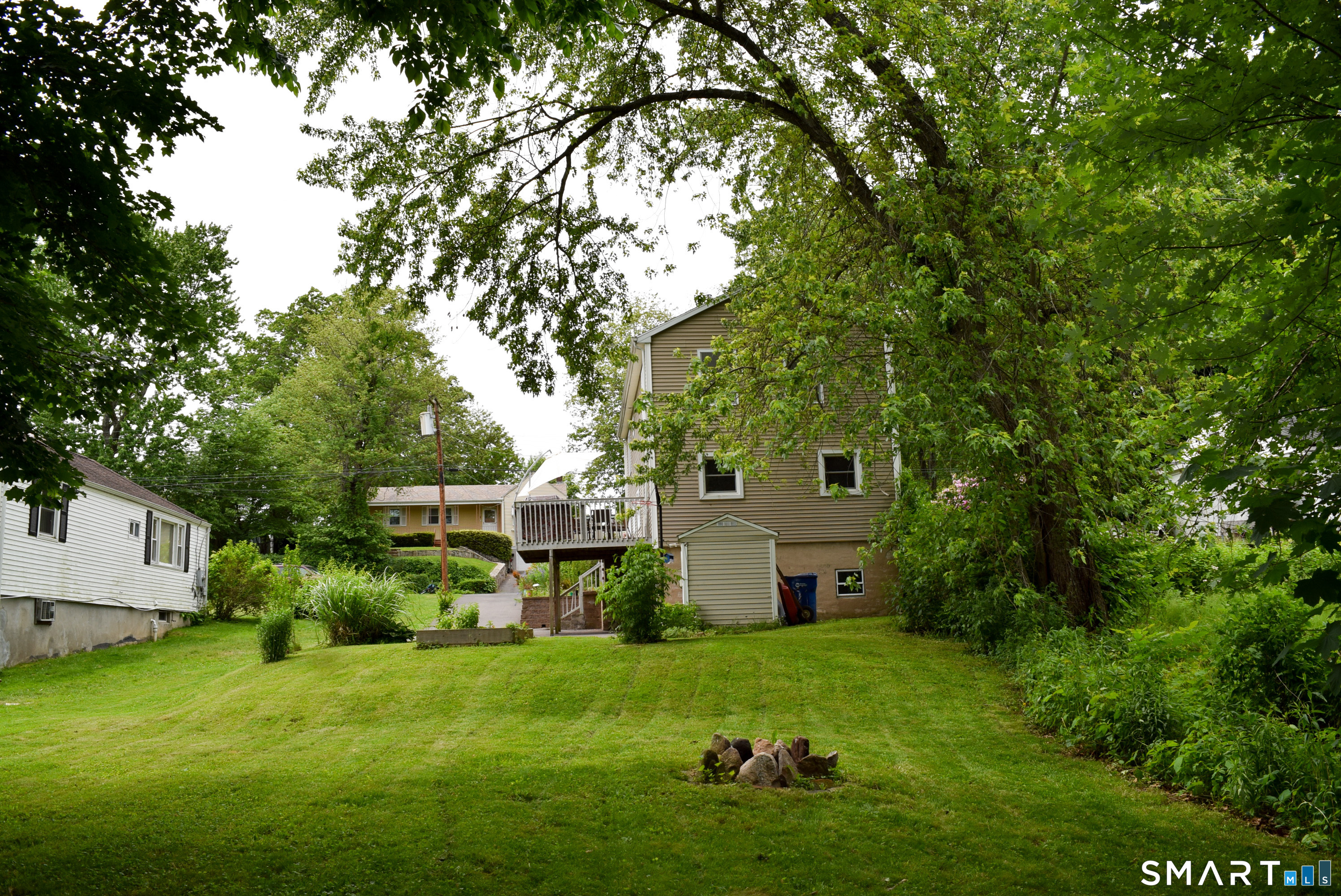 76 Sinclair Street Windsor, CT 06095 - Photo 6 of 32