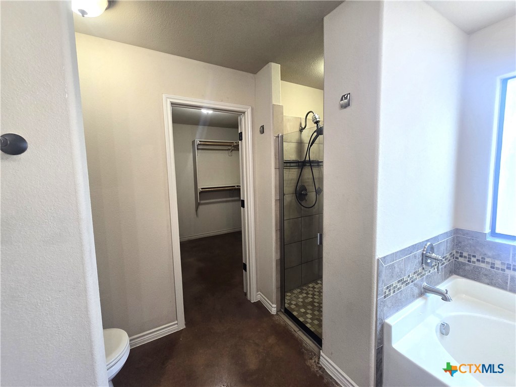 5900 Boxelder Trail Killeen, TX 76542 - Photo 19 of 37 Master Bath