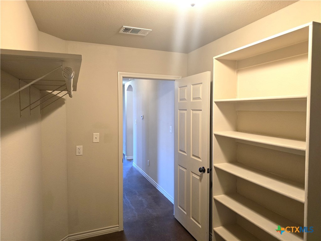 5900 Boxelder Trail Killeen, TX 76542 - Photo 27 of 37 Laundry Room