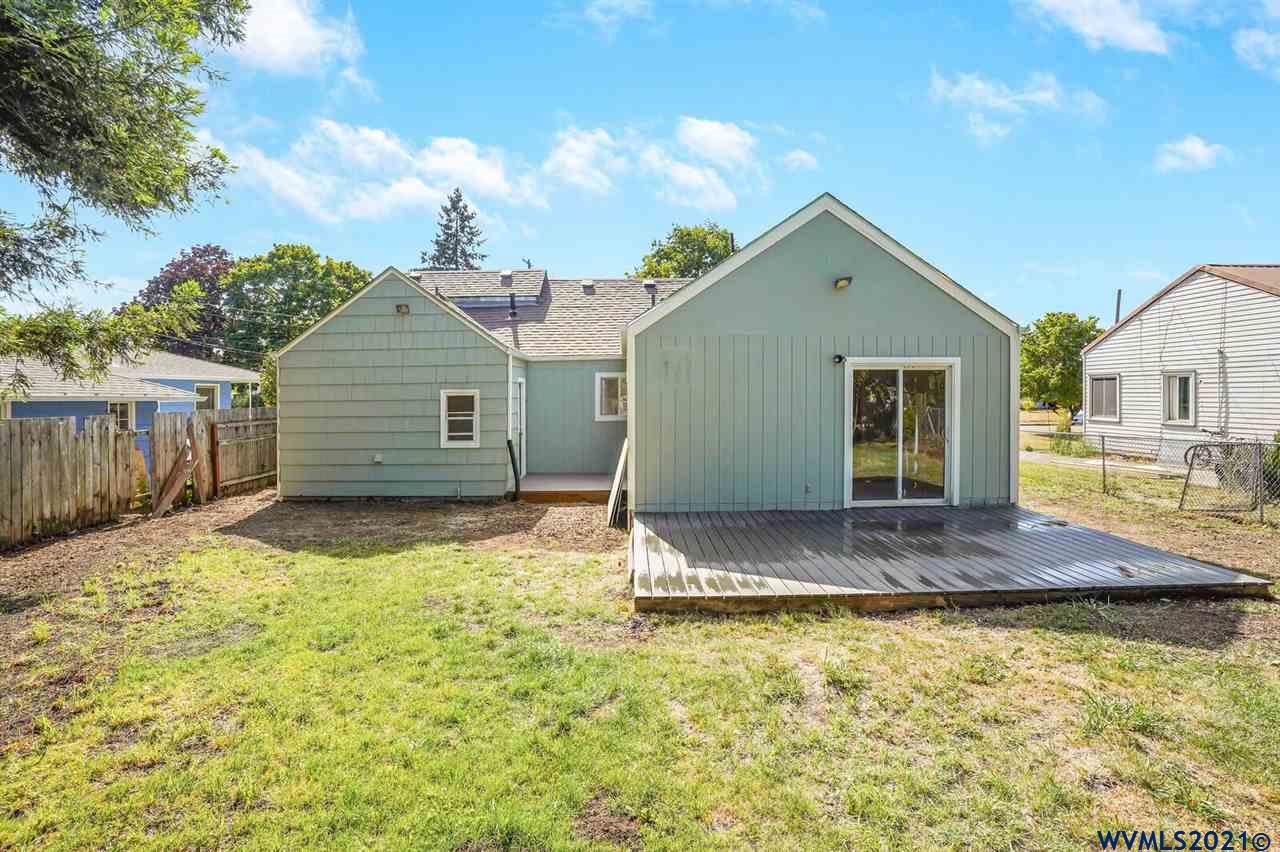 1321 Filbert Street Lebanon, OR 97355 - Photo 37 of 38 Gallery Image 37